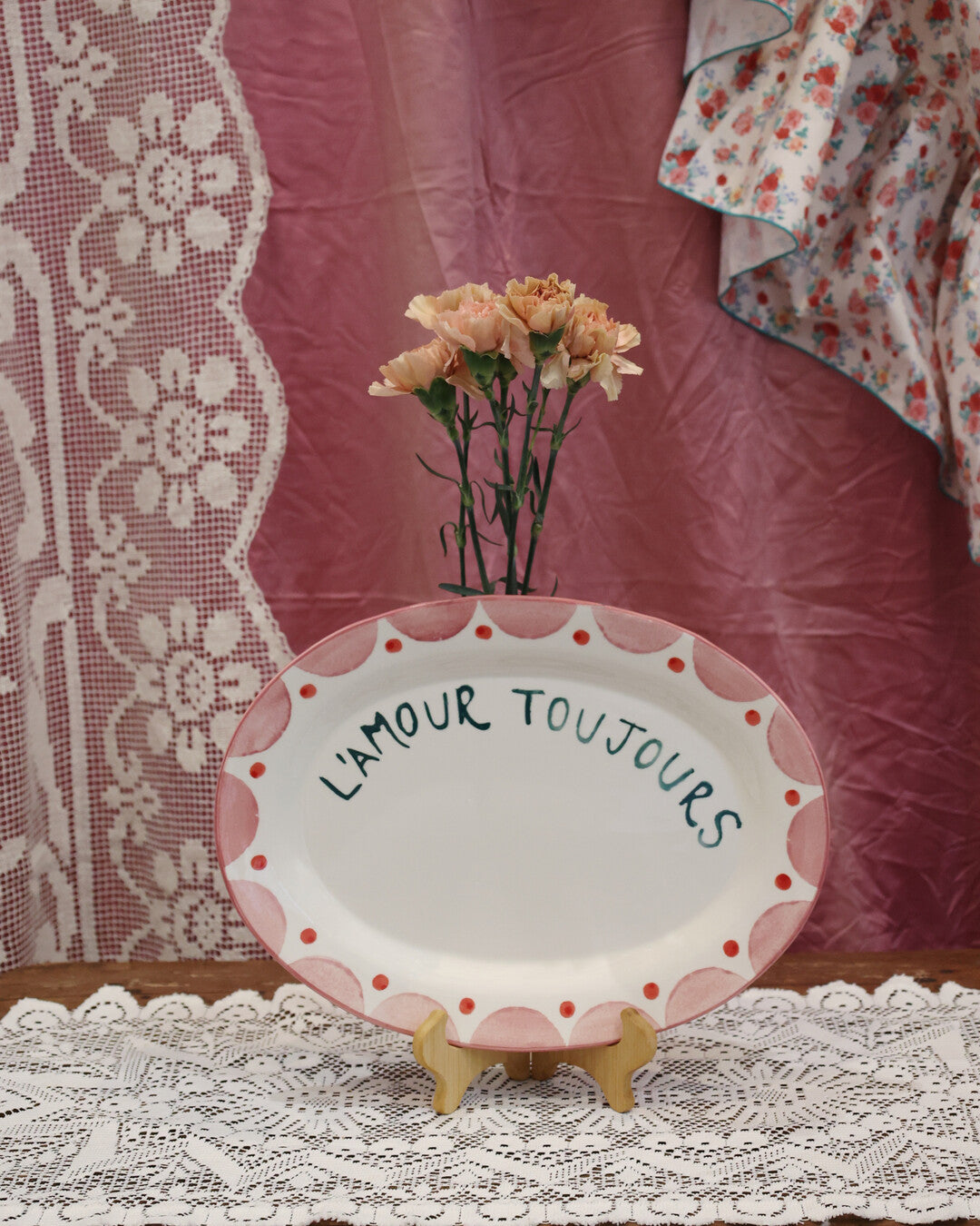 L’amour toujours oval platter