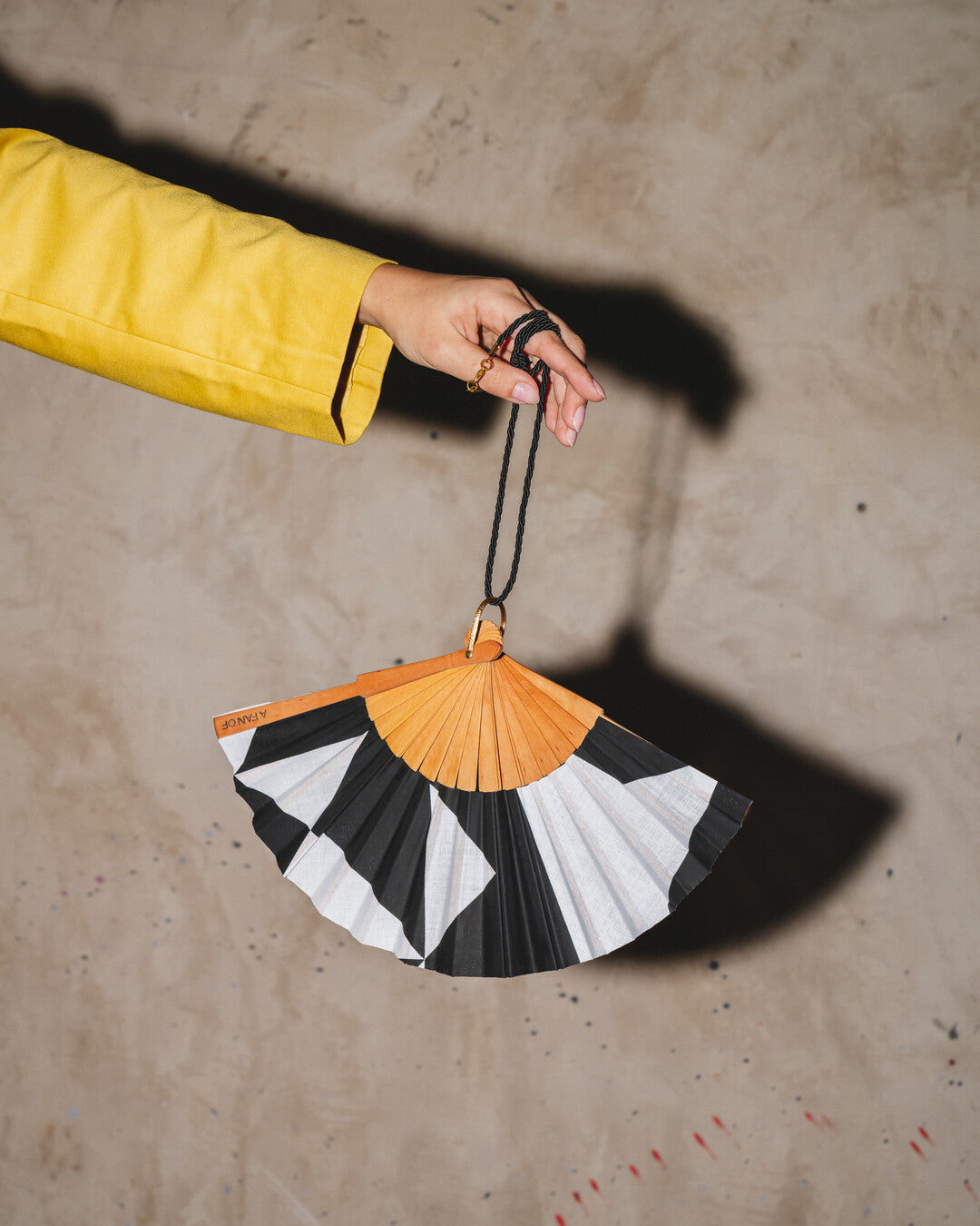 Shadow play - Mini Fan