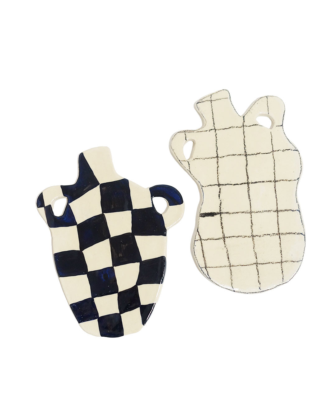 Vase trivet - white with black lines