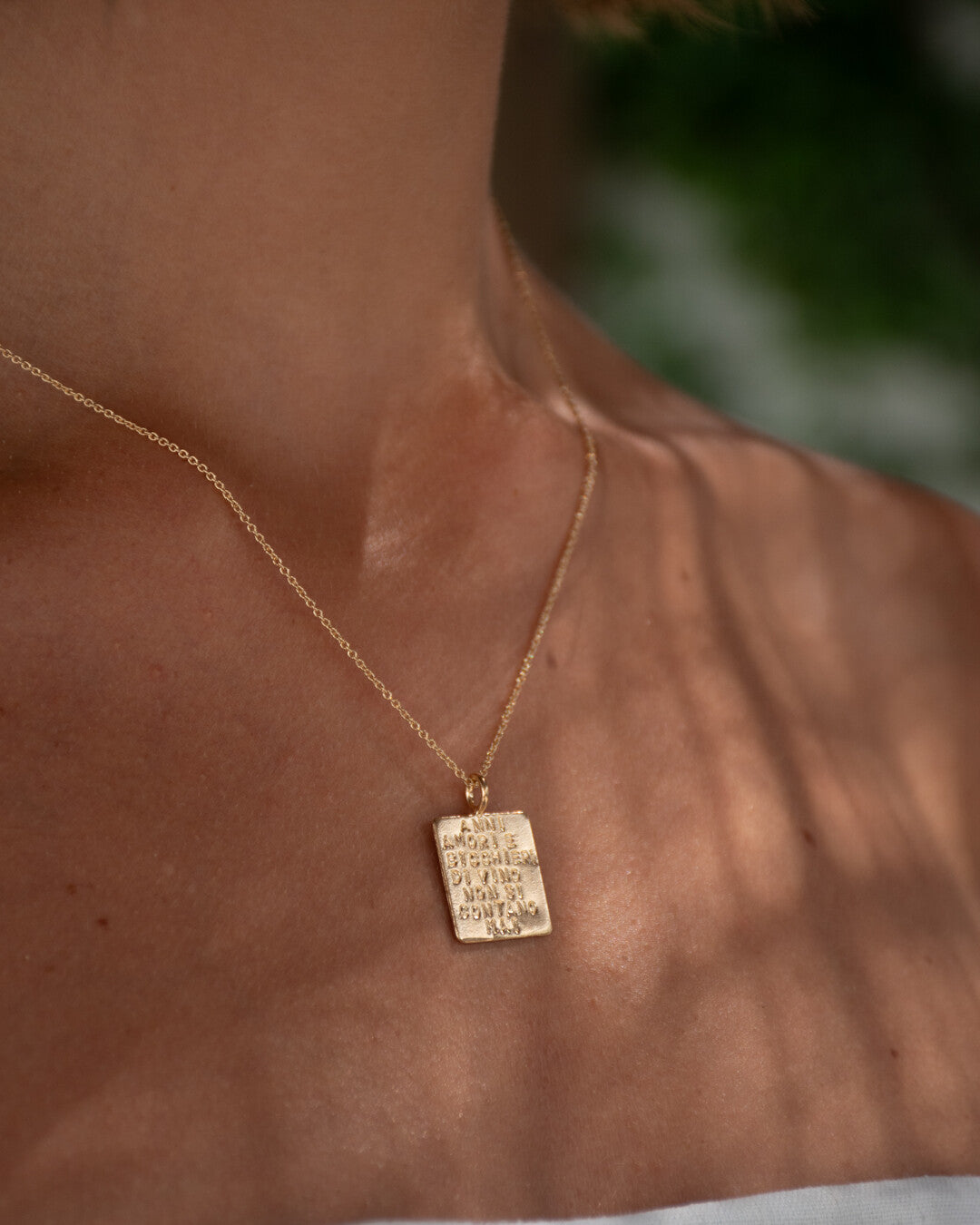 "Anni amori e bicchieri di vino non si contano mai" necklace