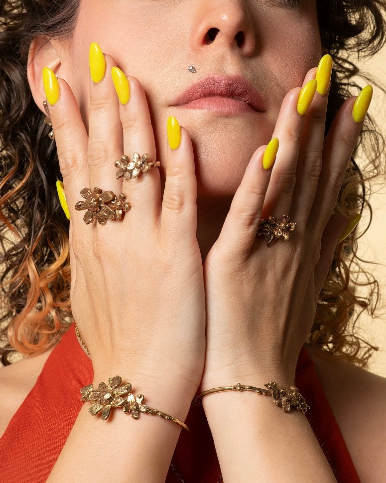 Flora Bellis daisy ring