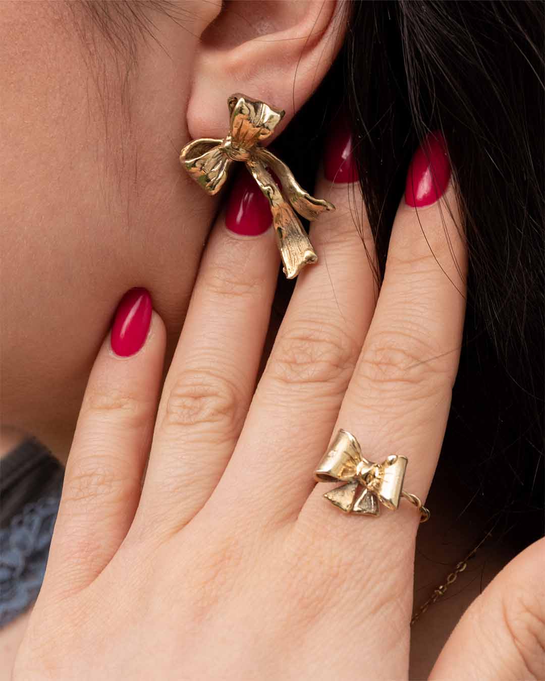 Soft bows earring pair