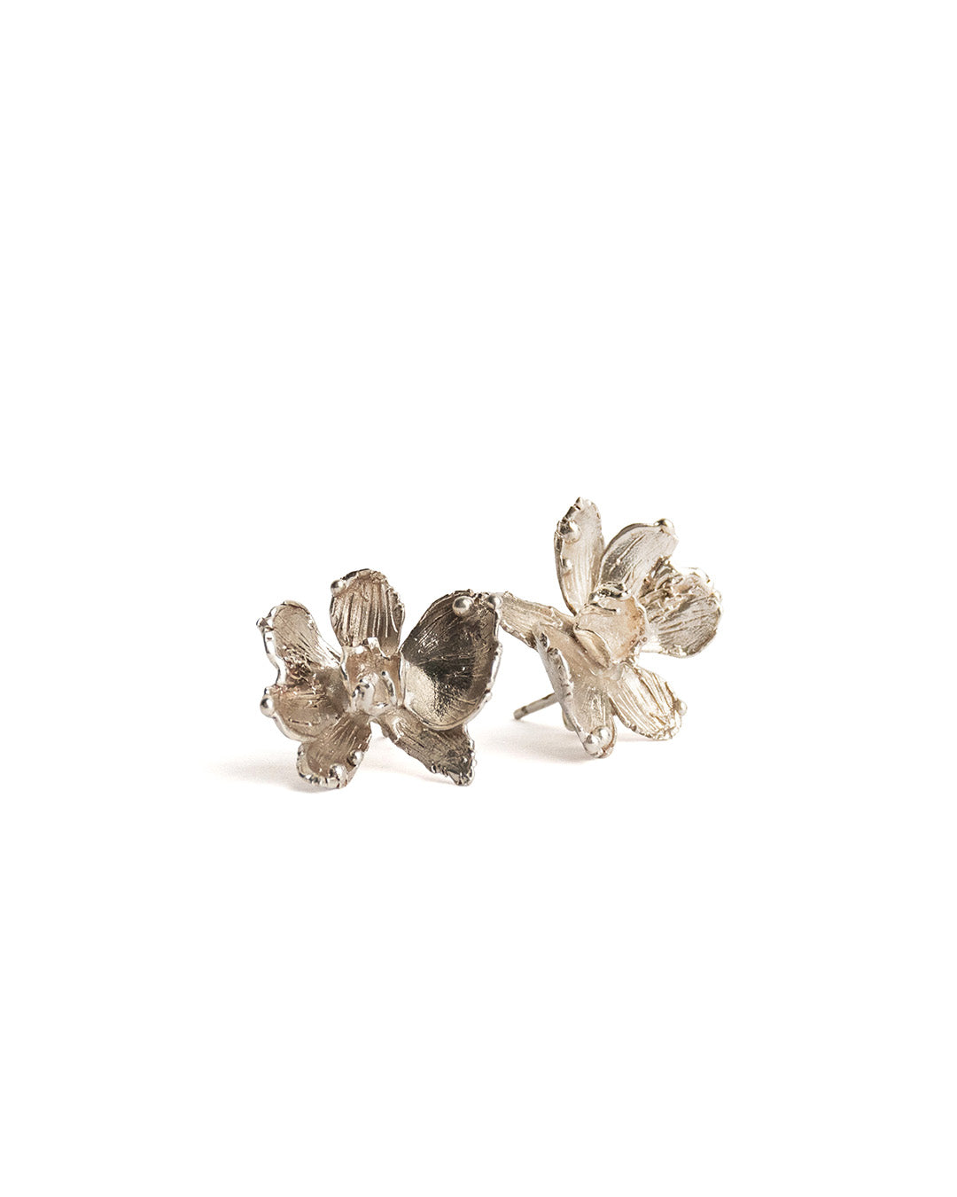 Flora Orchis earring with two orchis flowers