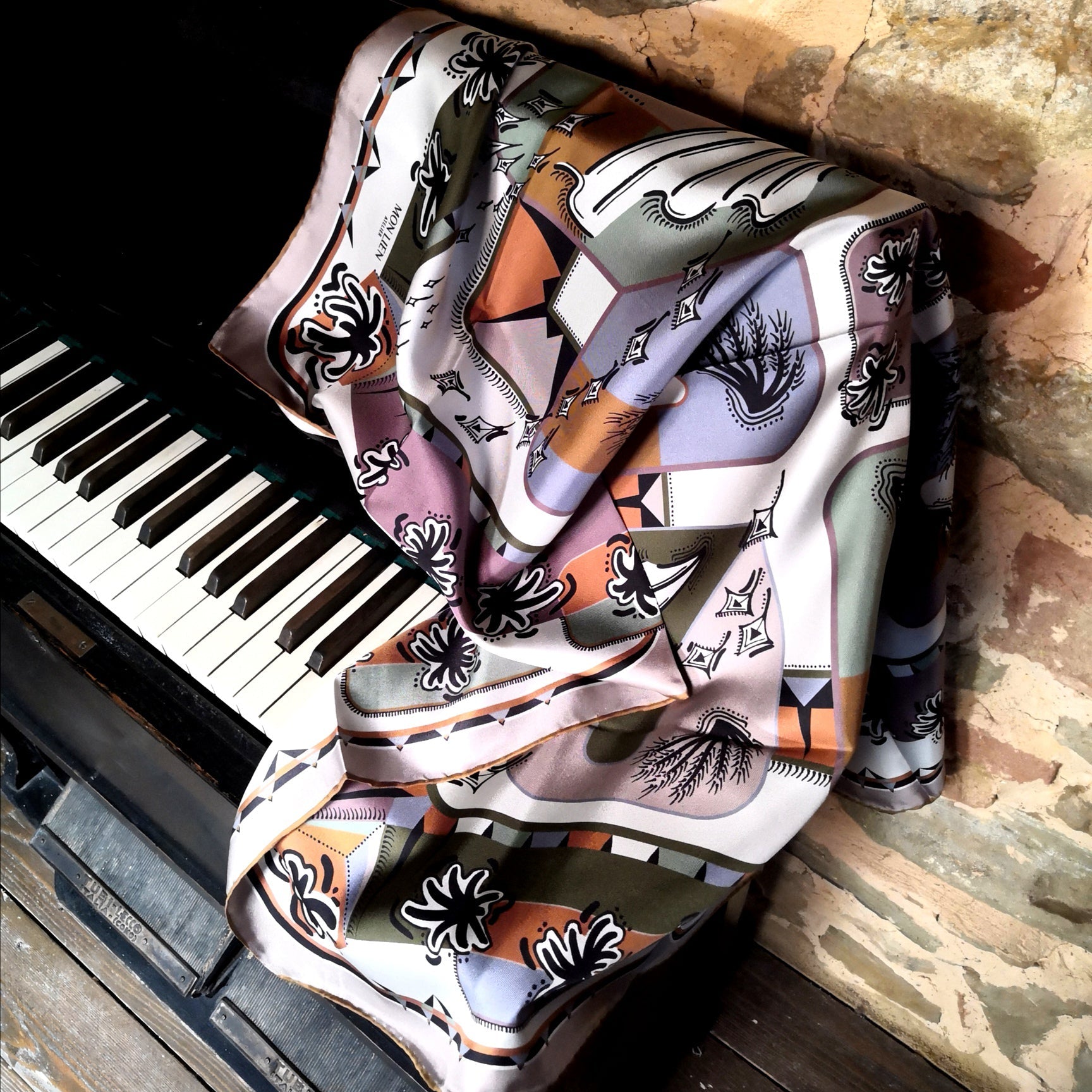 Foulard carré in silk - L'ebbrezza del volo - avorio e terra
