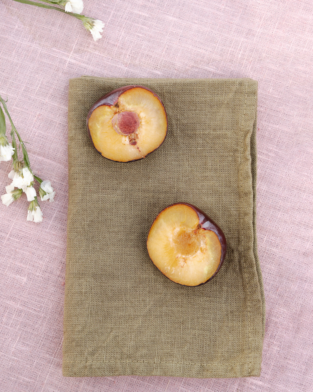 Natural dyed Table linen - Hue table stories