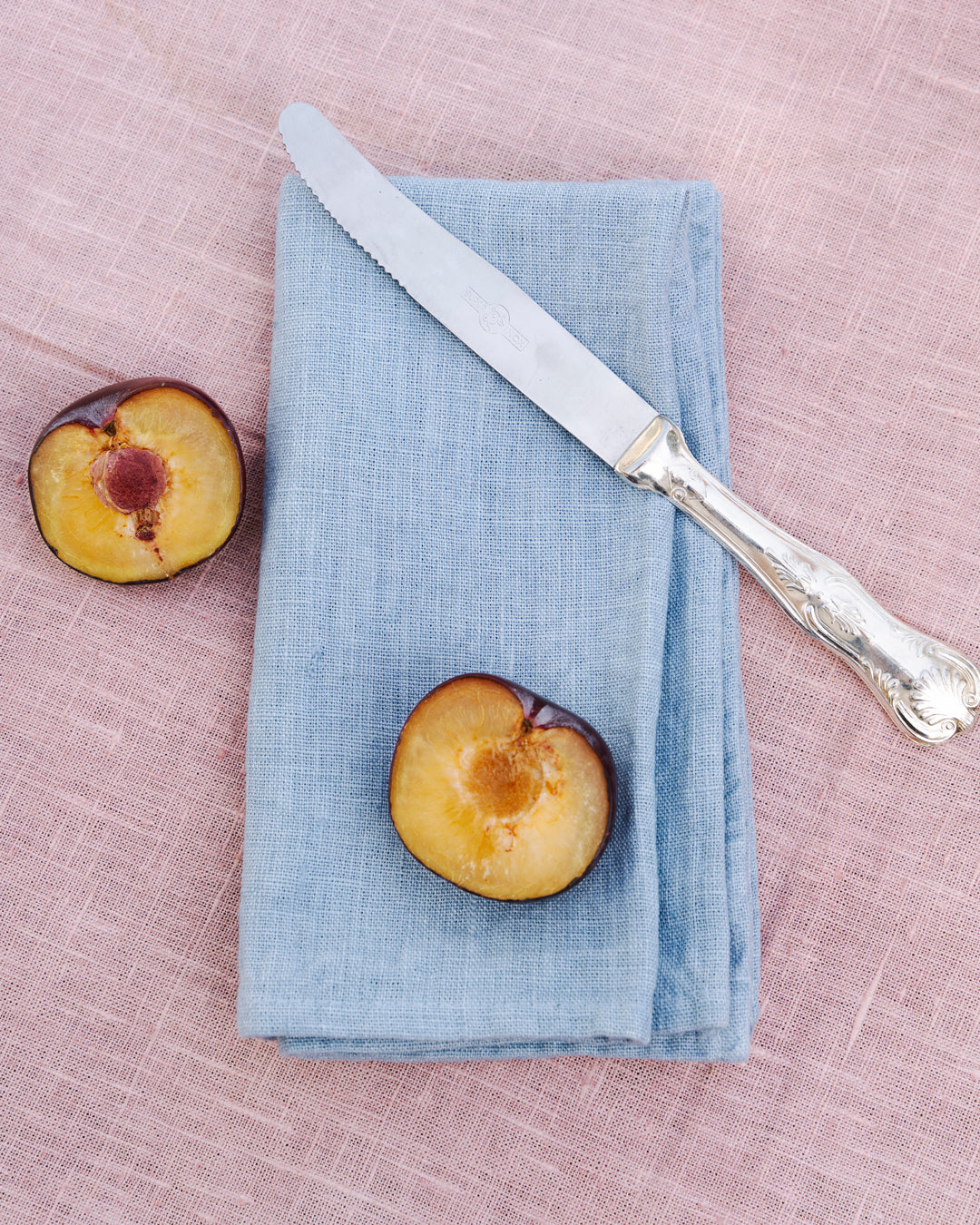 Natural dyed Table linen - Hue table stories