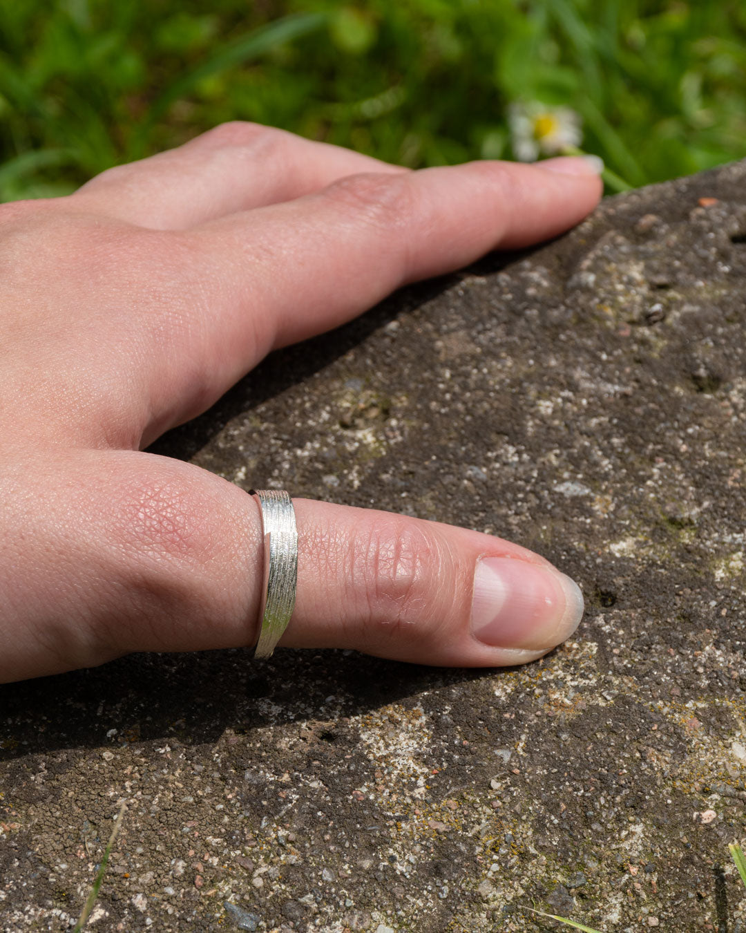 I ring textured small