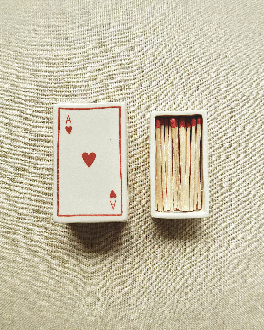 Scatola di fiammiferi illustrata in ceramica