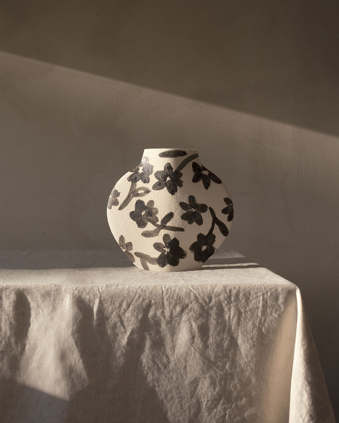 'Flowers Pattern' Ceramic Illustrated Vase