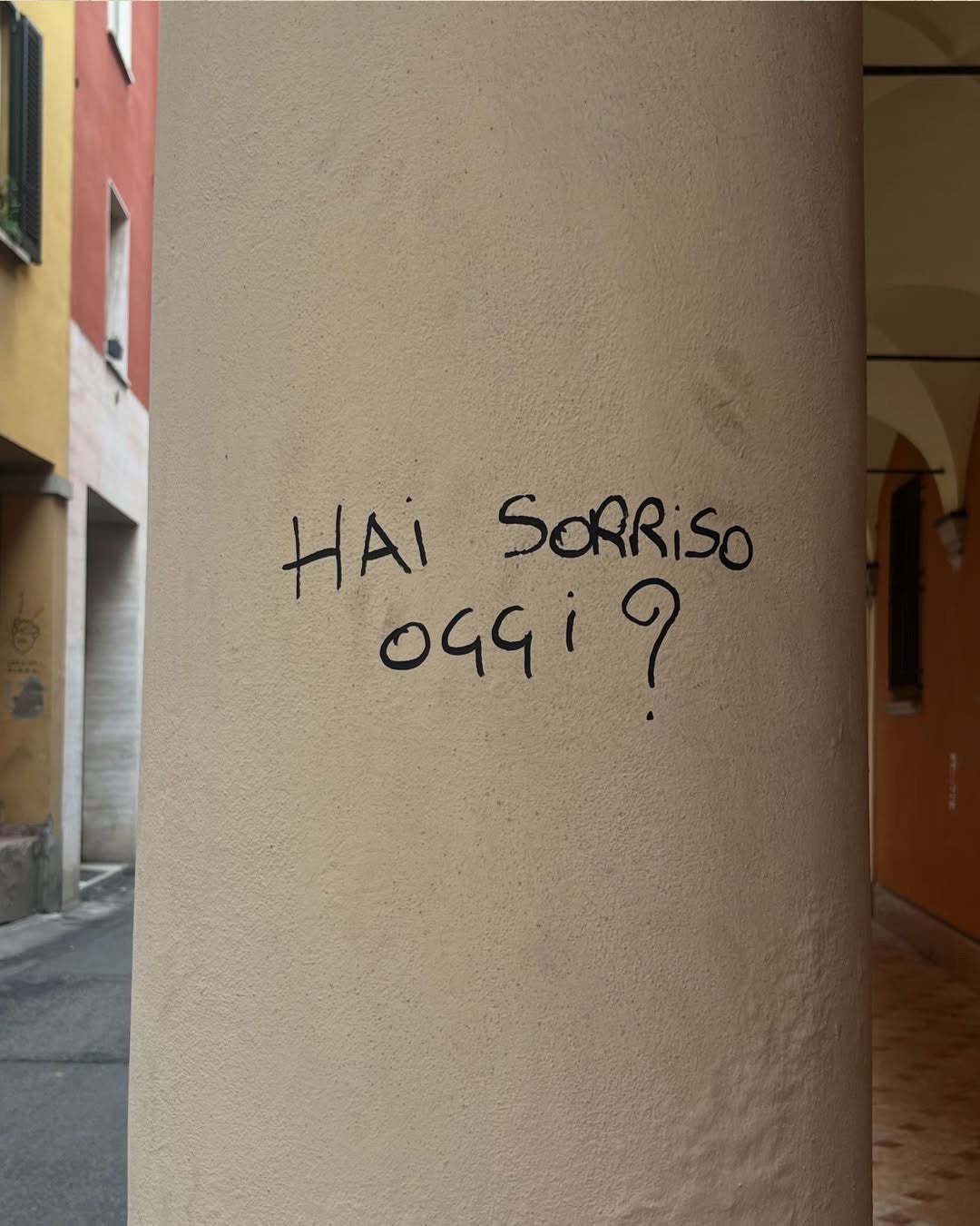 "Hai sorriso oggi?" - Oval Necklace