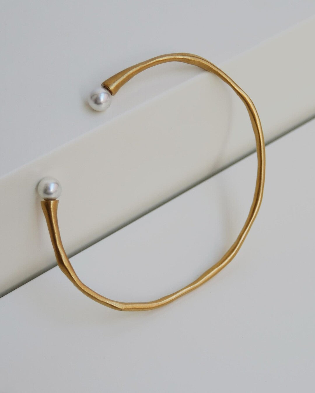 Handmade golden bracelet with murano glass pearl - Joidart