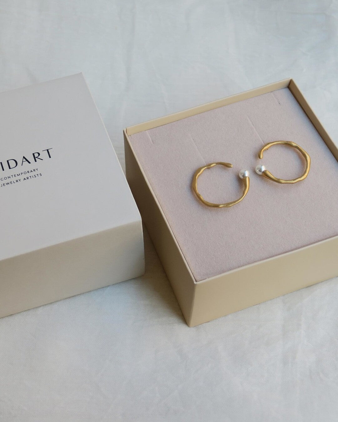 Handmade golden earrings with murano glass pearl - Joidart