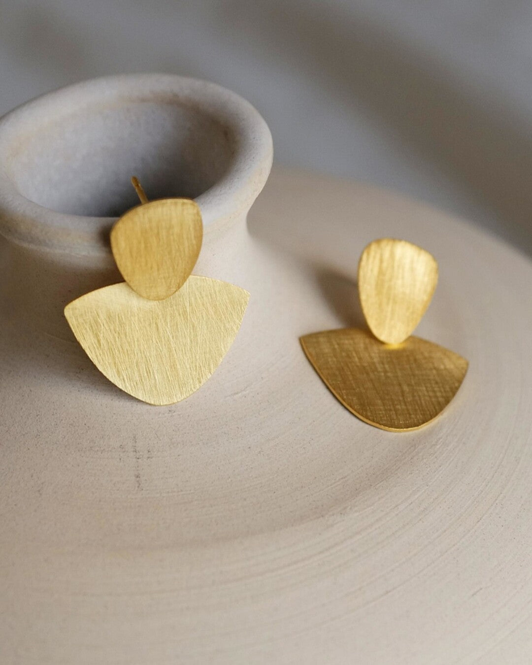 Handmade golden earrings - Joidart