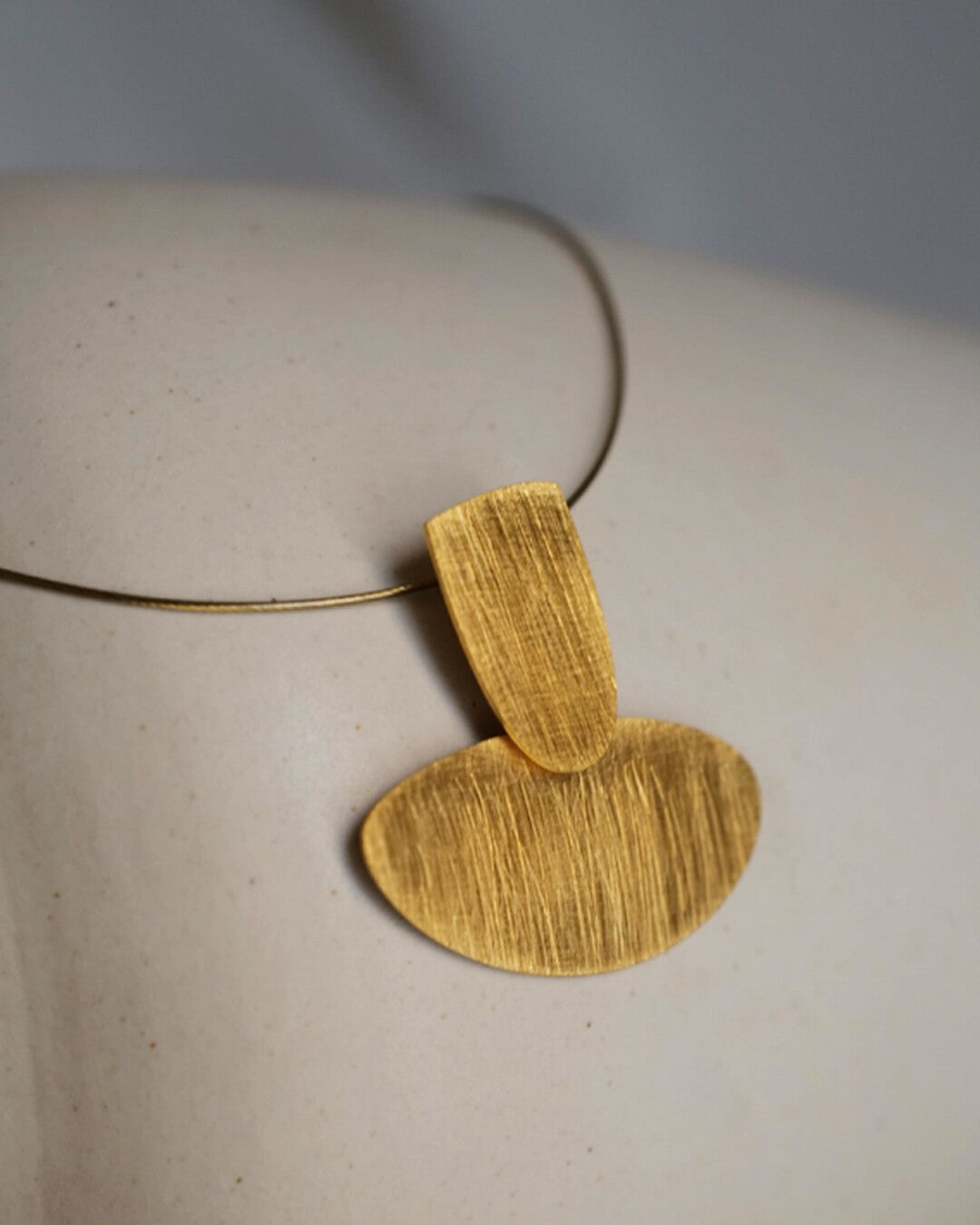 Handmade golden earrings - Joidart