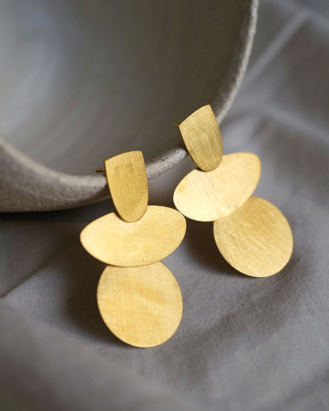 Handmade golden earrings - Joidart