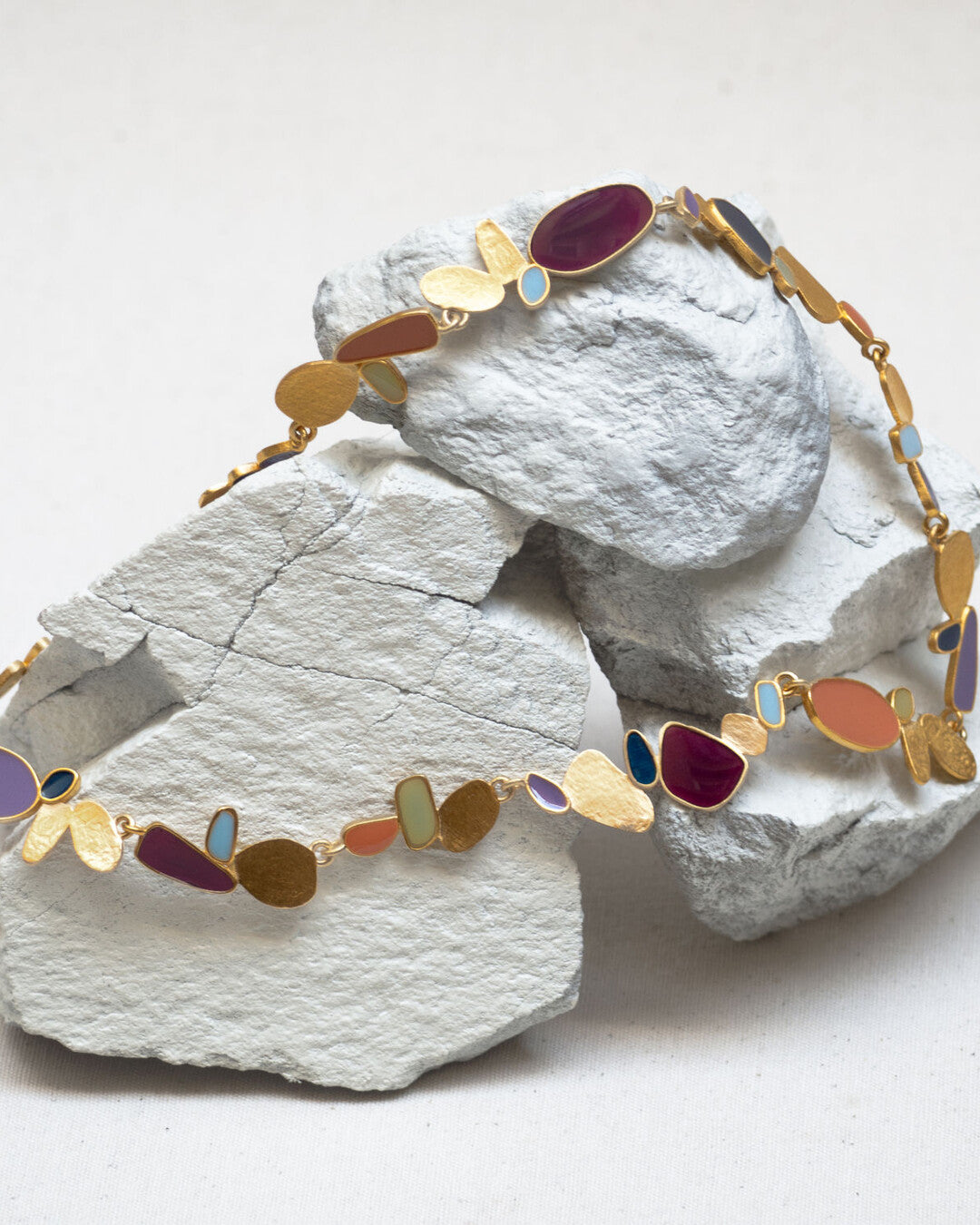 Golden necklace Thalus