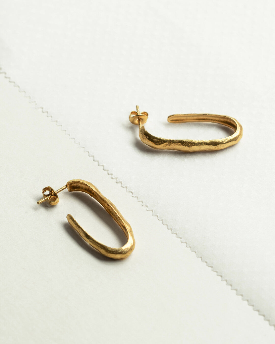 Golden hoops Sauma