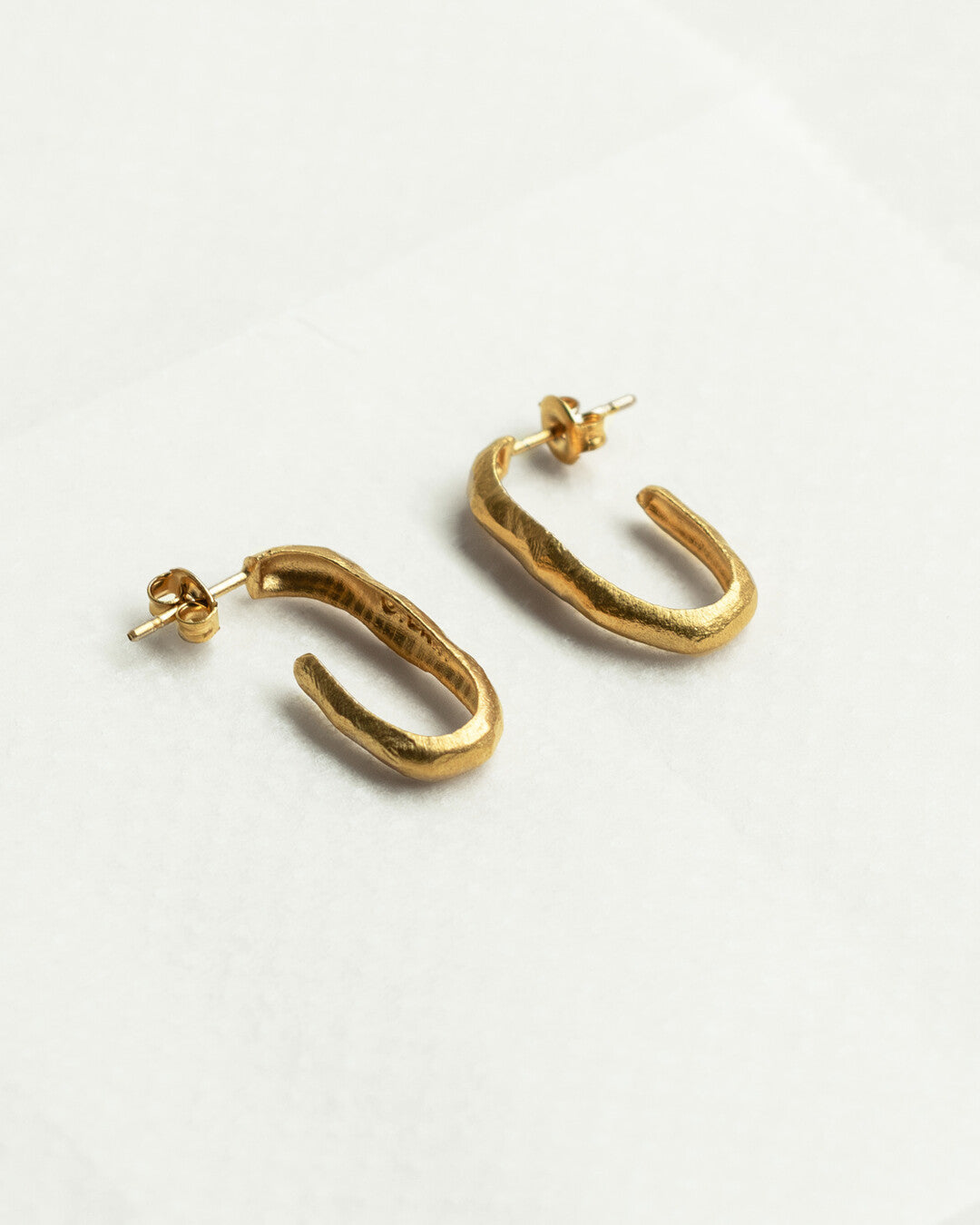 Golden hoops Sauma
