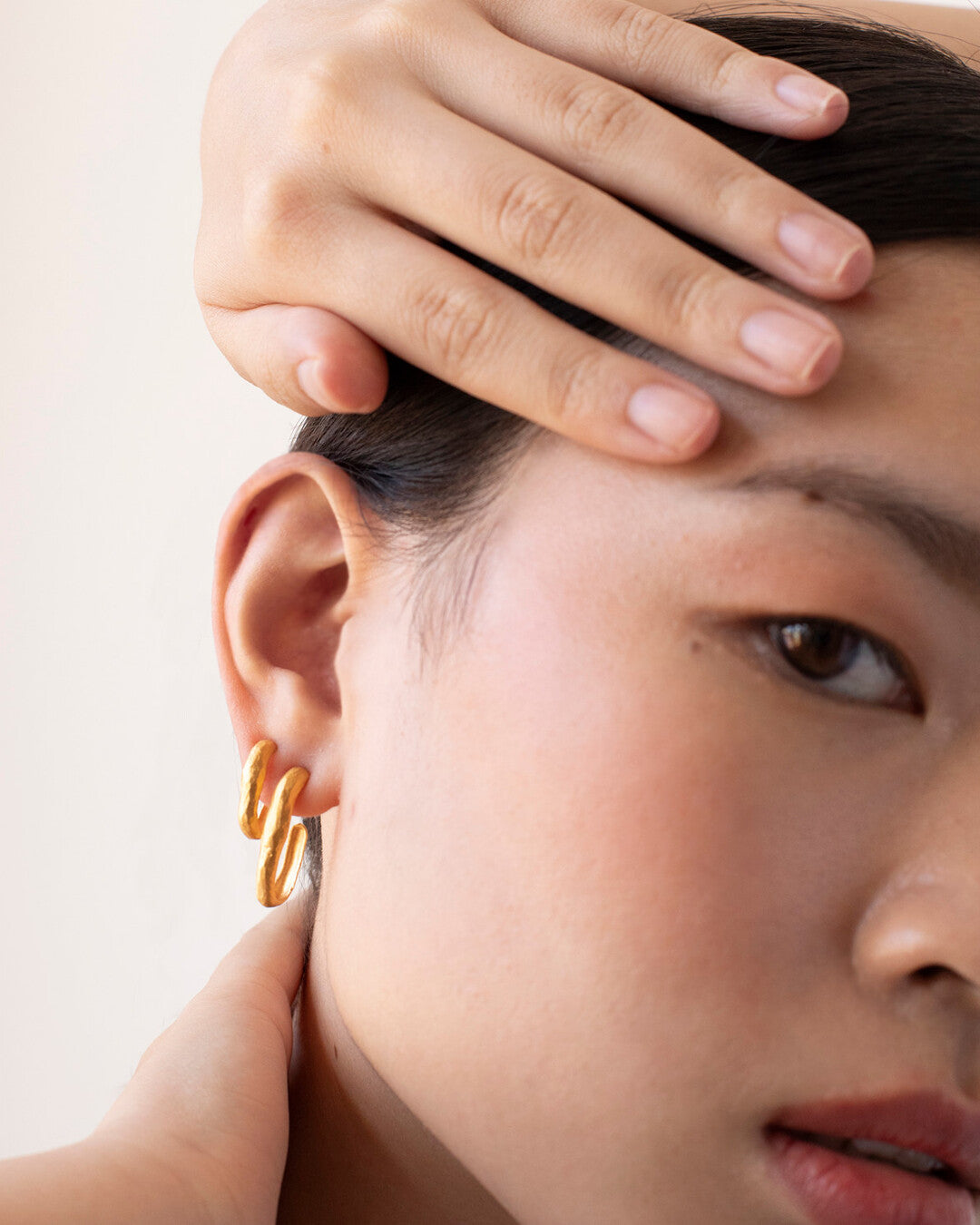 Golden hoops Sauma