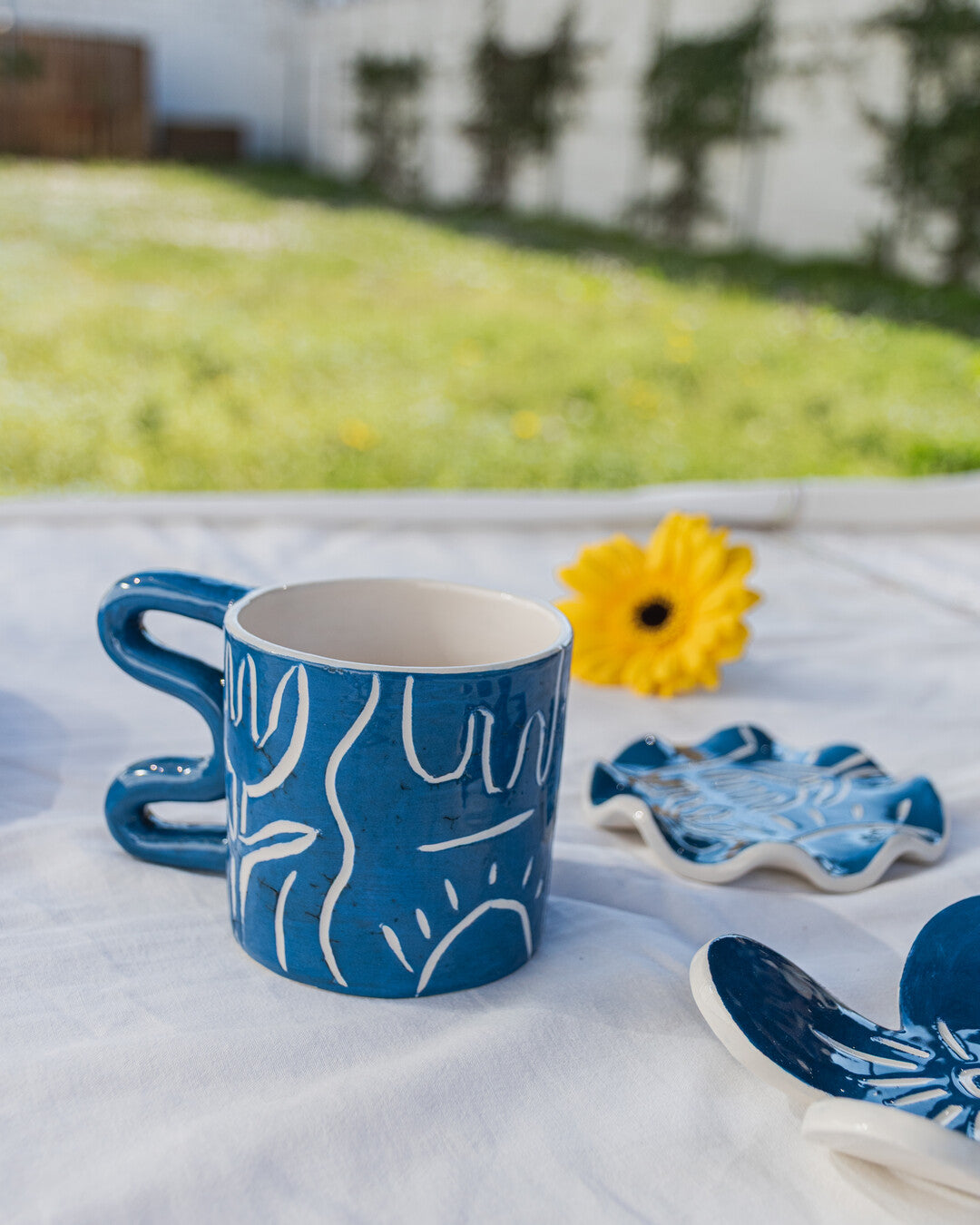 Serum tea cup with plate