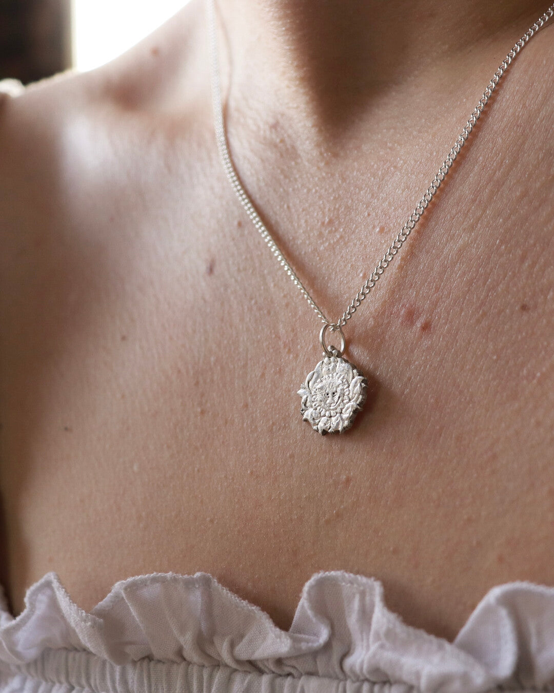 Lion in Flowers - Pendant necklace