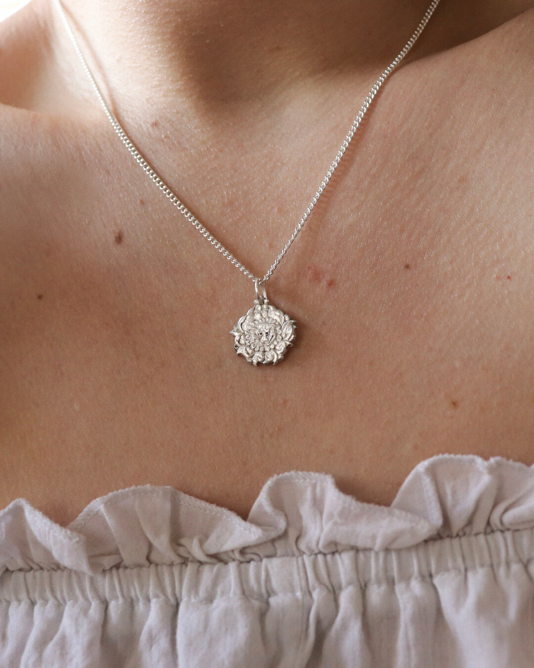Lion in Flowers - Pendant necklace
