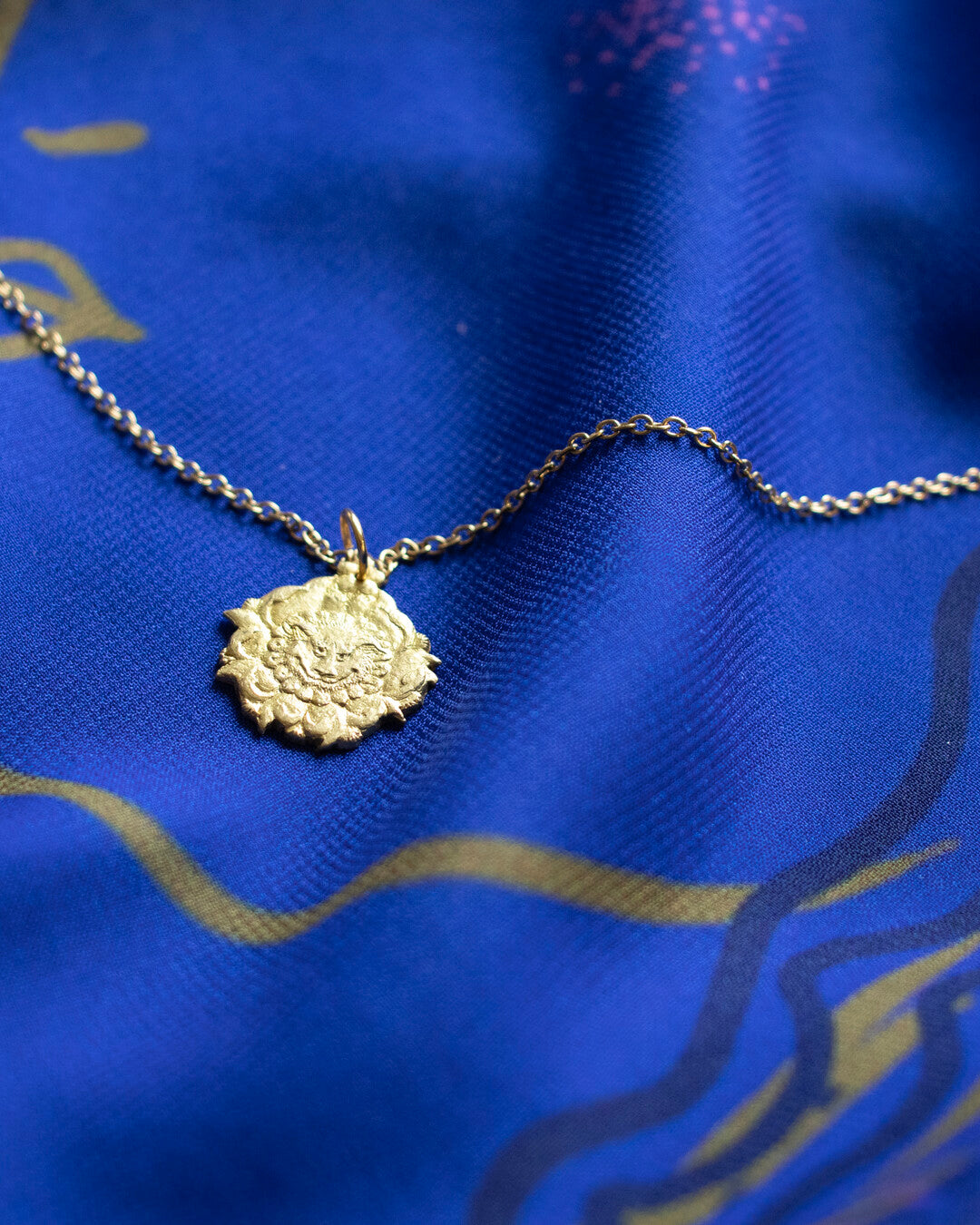 Lion in Flowers - Pendant necklace