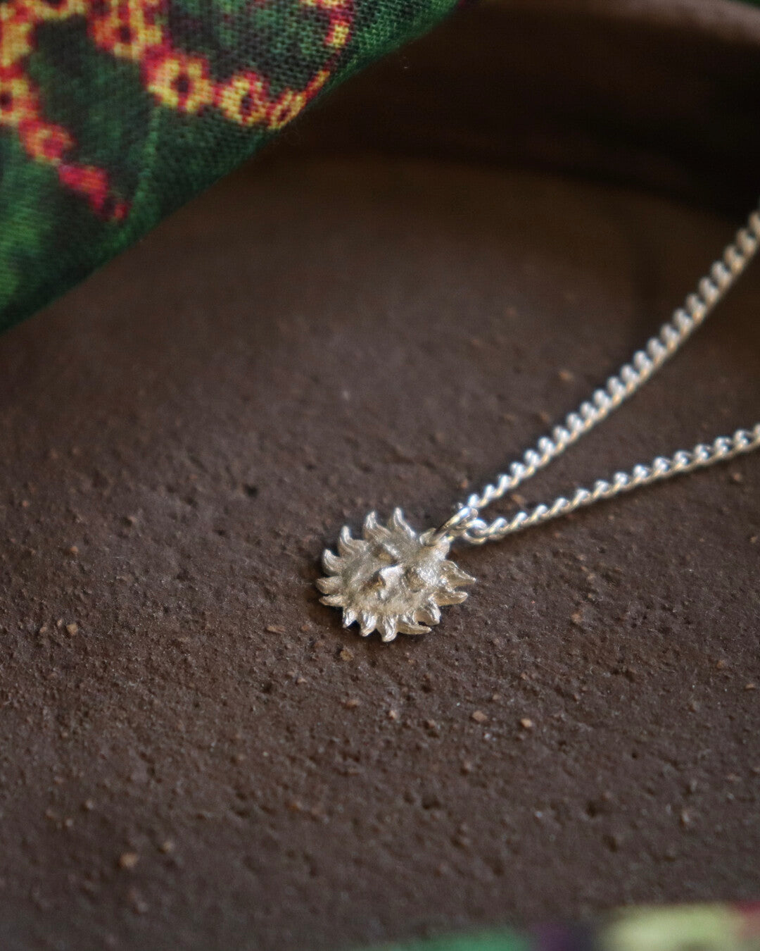 Sun - Pendant necklace