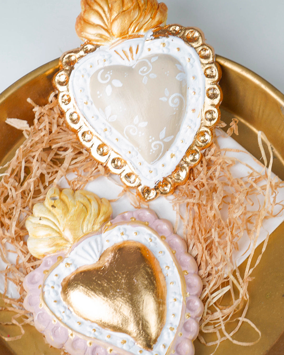 Ceramic Sacred Heart gold/beige – Christmas collection