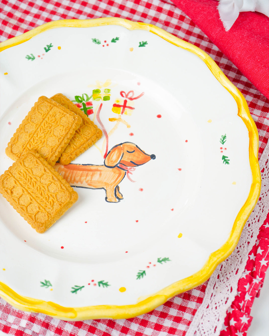 Scalloped dachshund plate – Christmas collection