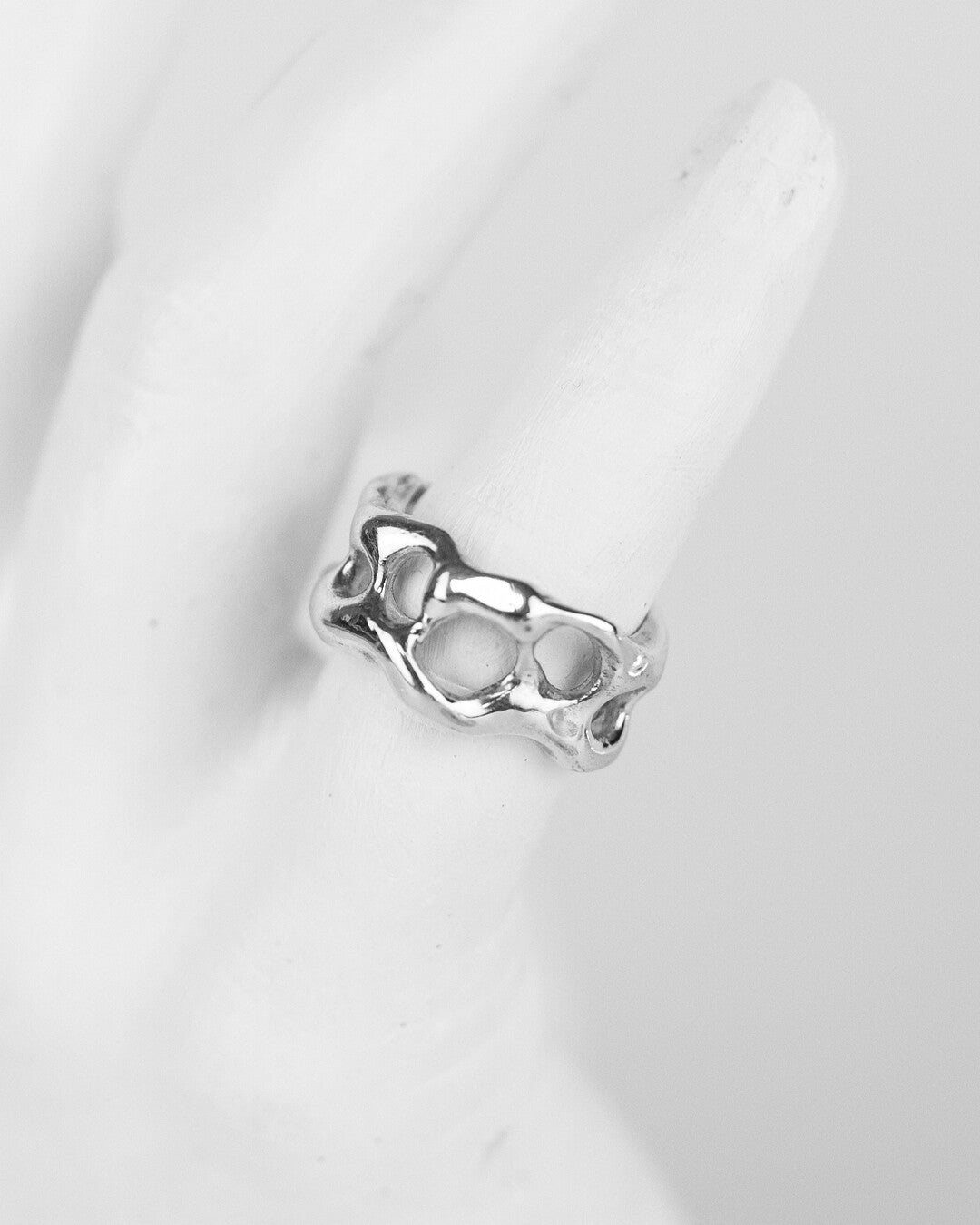 Metamorphic Ring