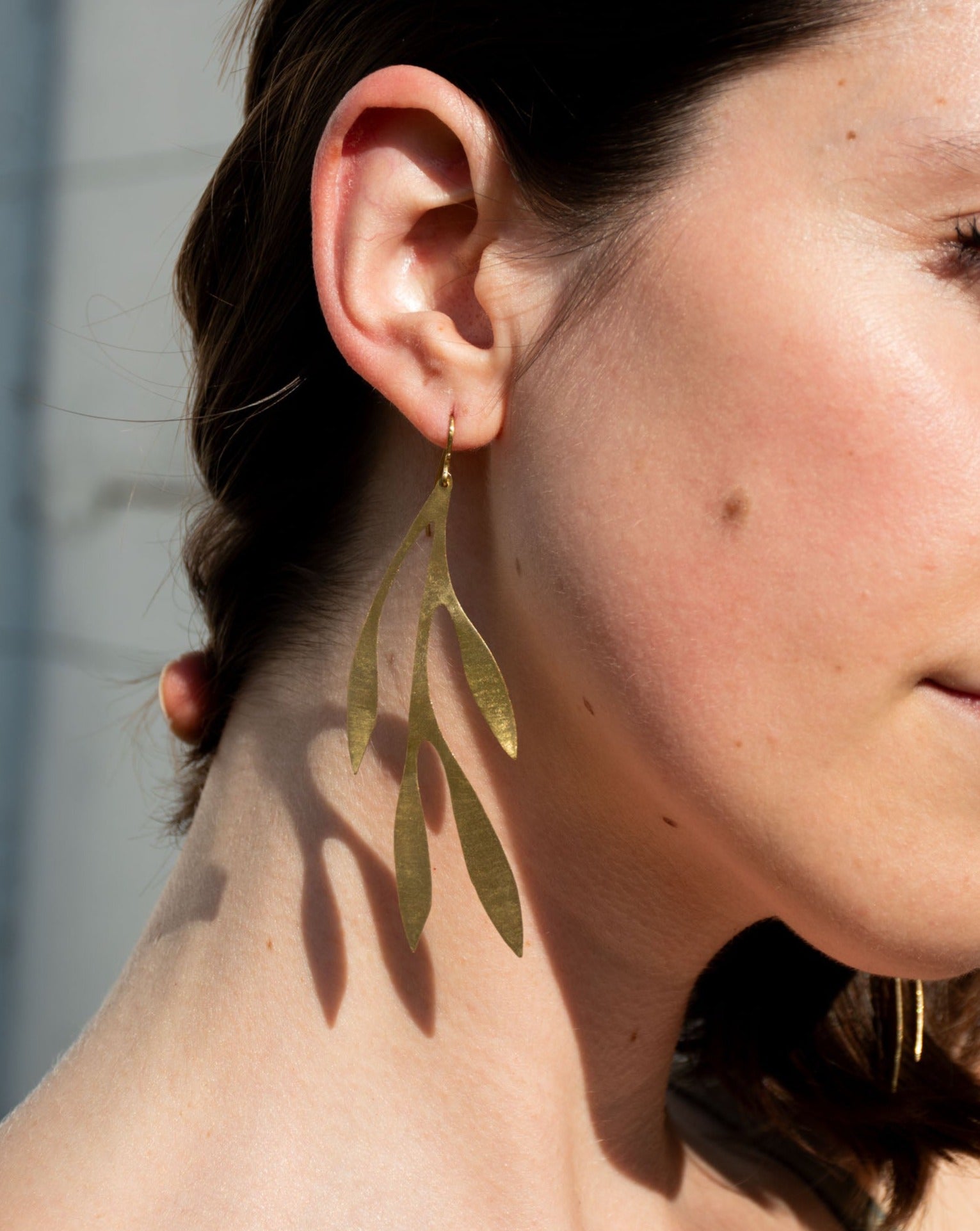 Handmade long earrings -golden leaves- Sabrina Formica