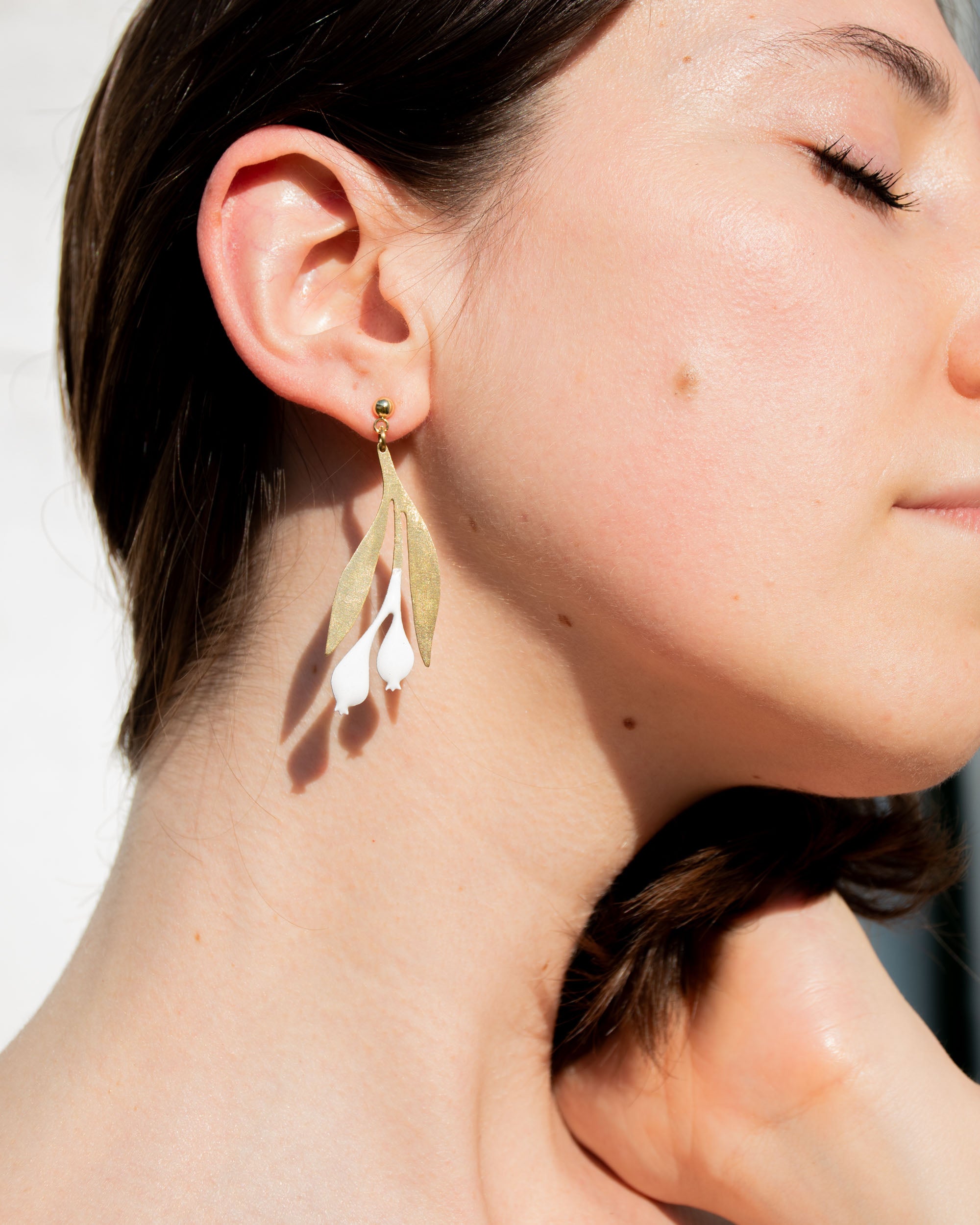 Handmade earrings - white snowdrops flowers- Sabrina Formica