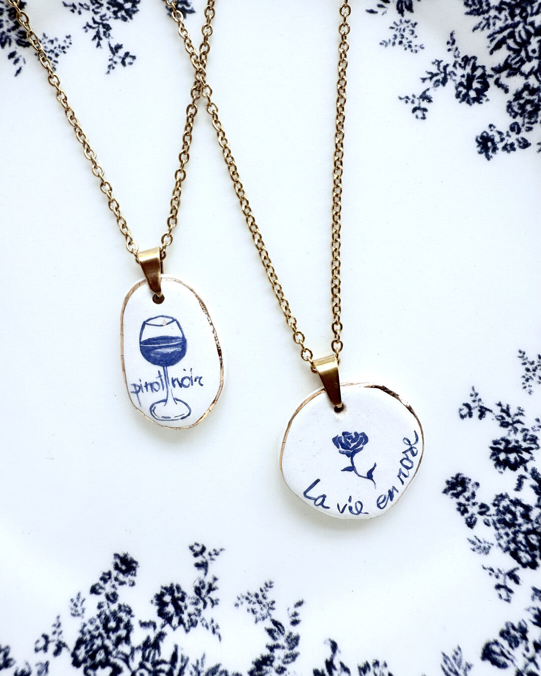 Pinot Noir pendant and venetian box chain necklace