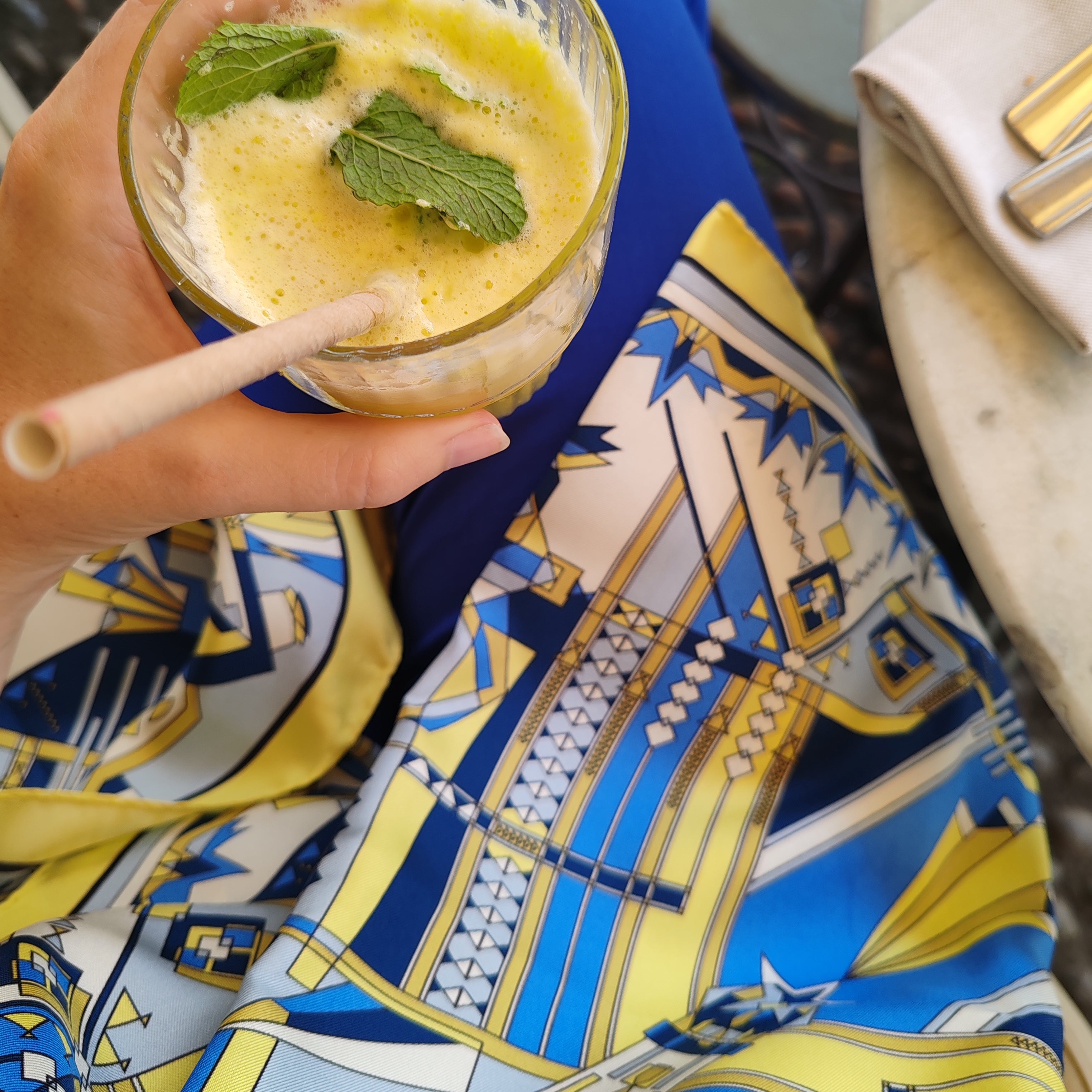 Stole in silk - Il sentiero misterioso - giallo e blu