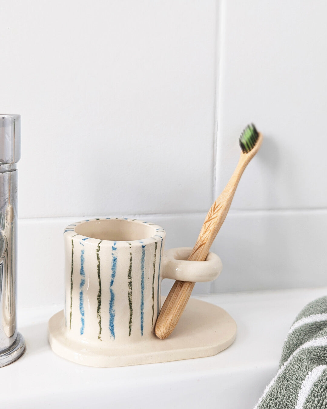 Crayon Toothbrush holder