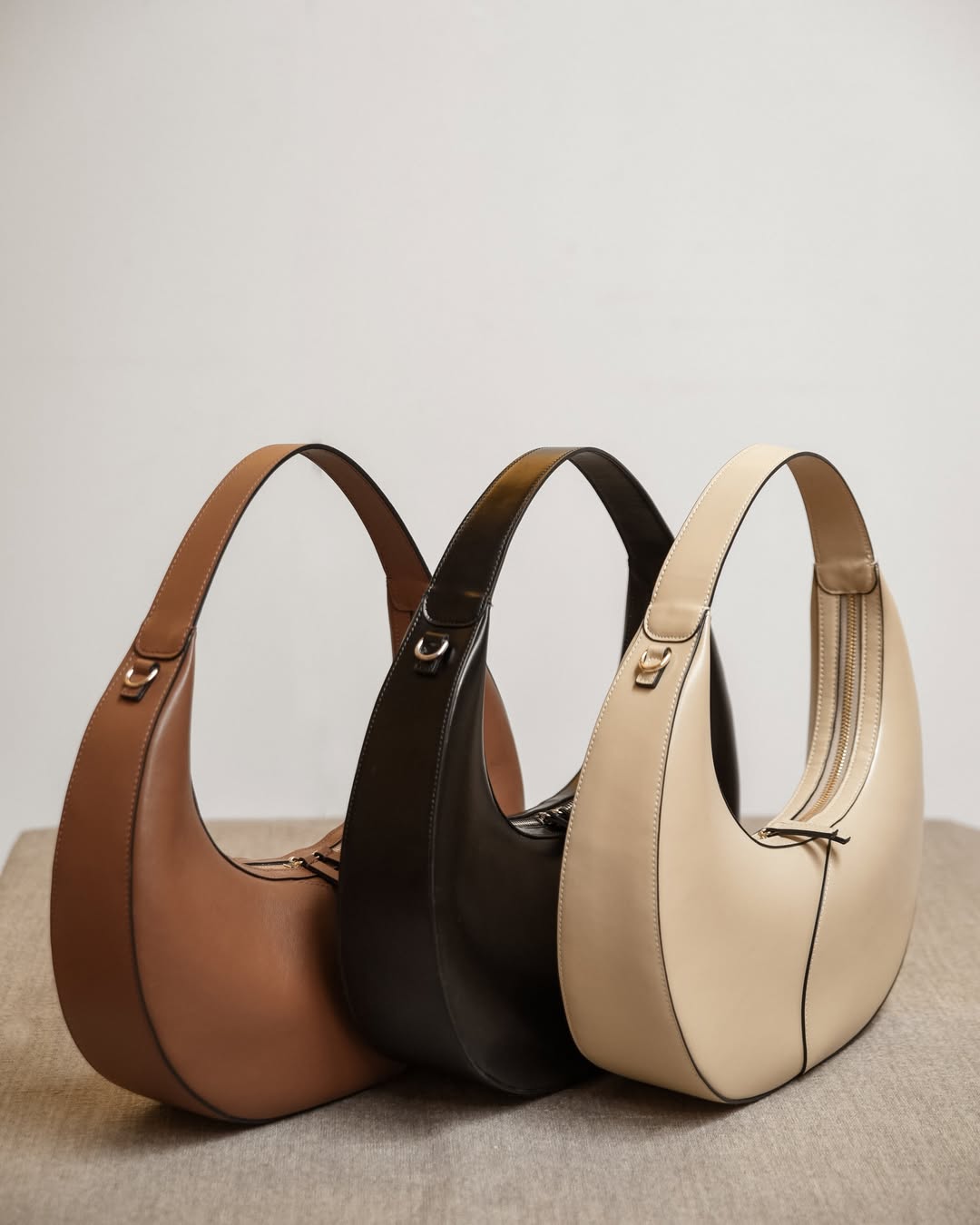 Moon Loop Shoulder bag