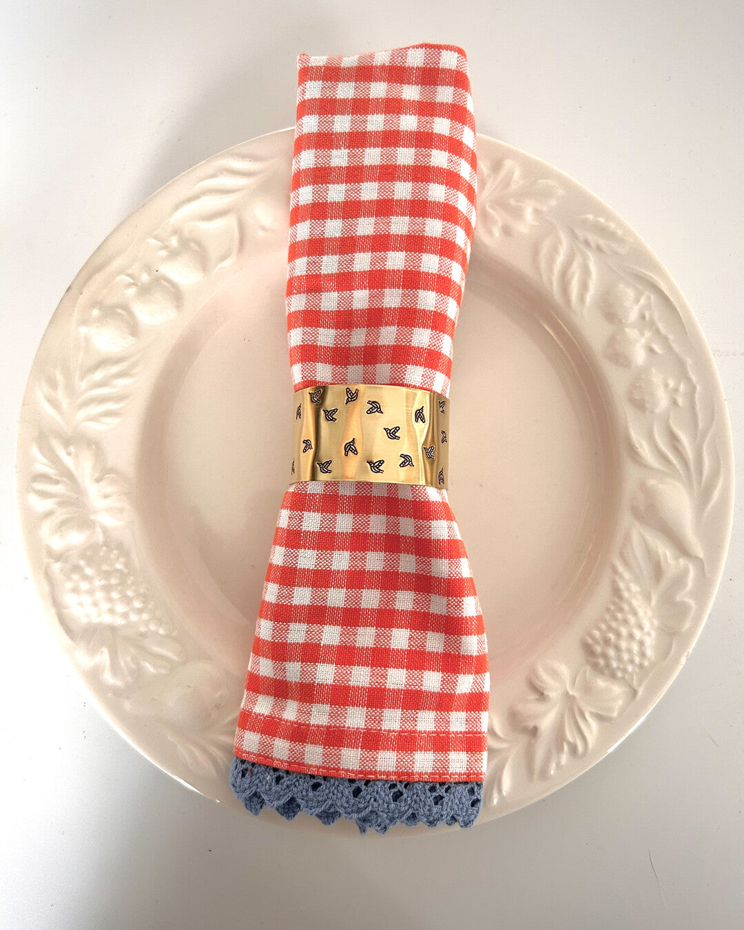 Hummingbirds - Engraved brass napkin ring
