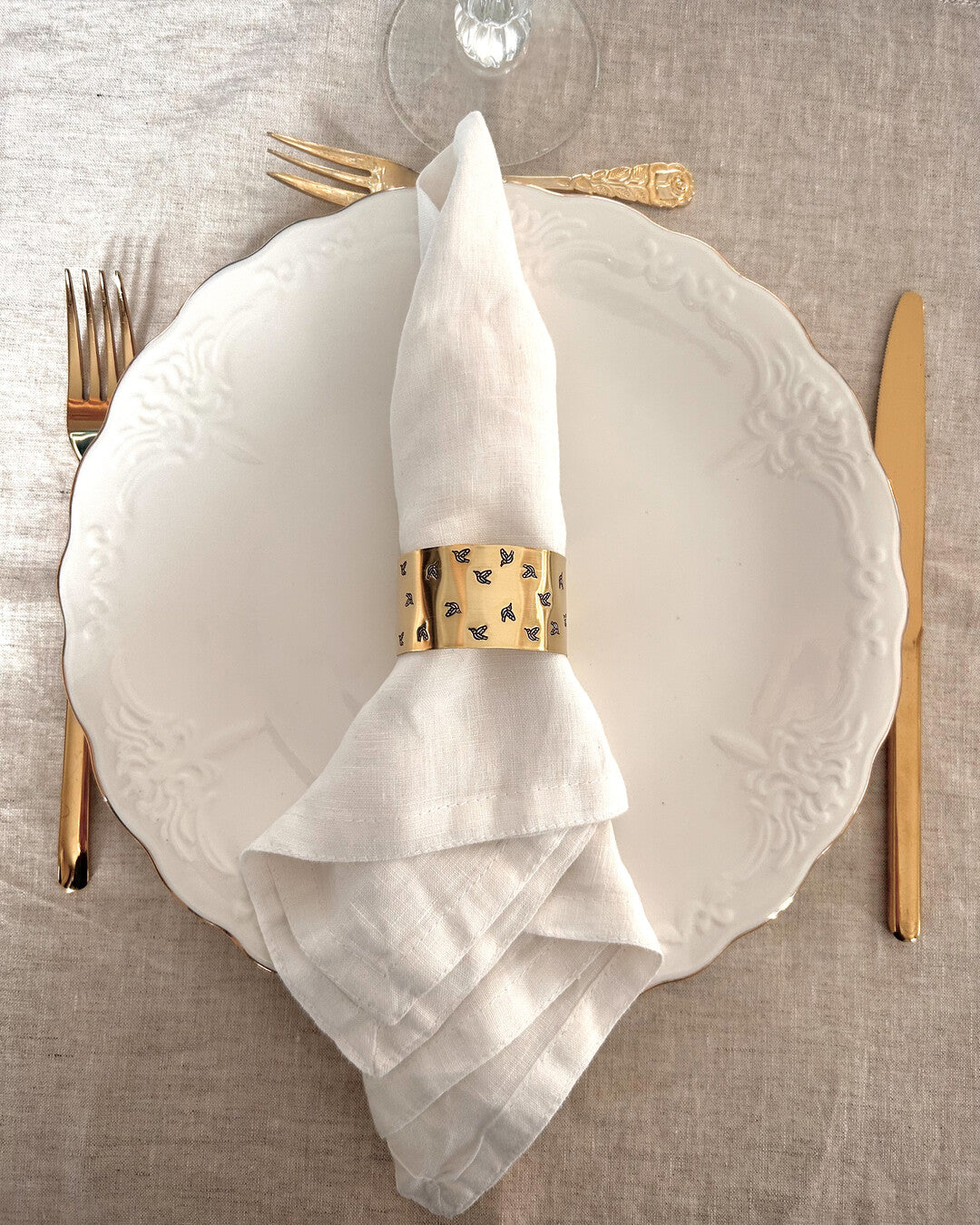 Hummingbirds - Engraved brass napkin ring