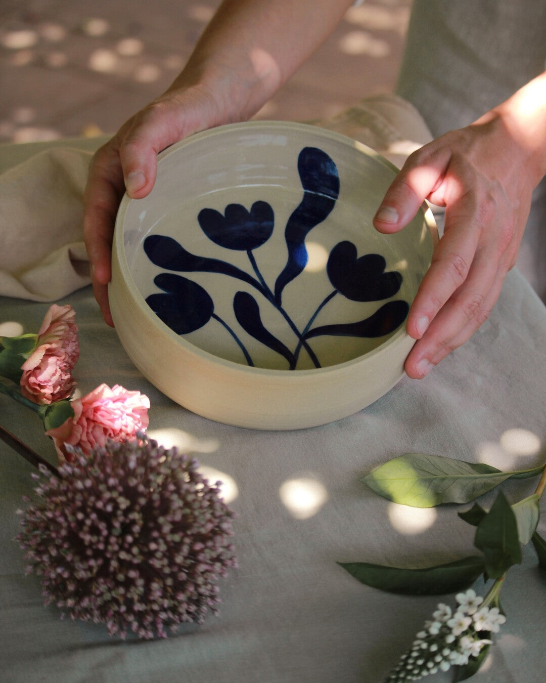 Handmade Tulips plate - Zalea Ceramic