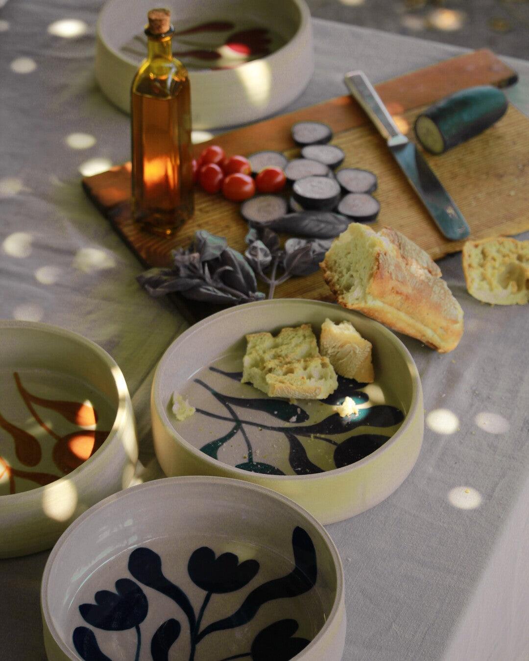 Handmade Tulips plate - Zalea Ceramic