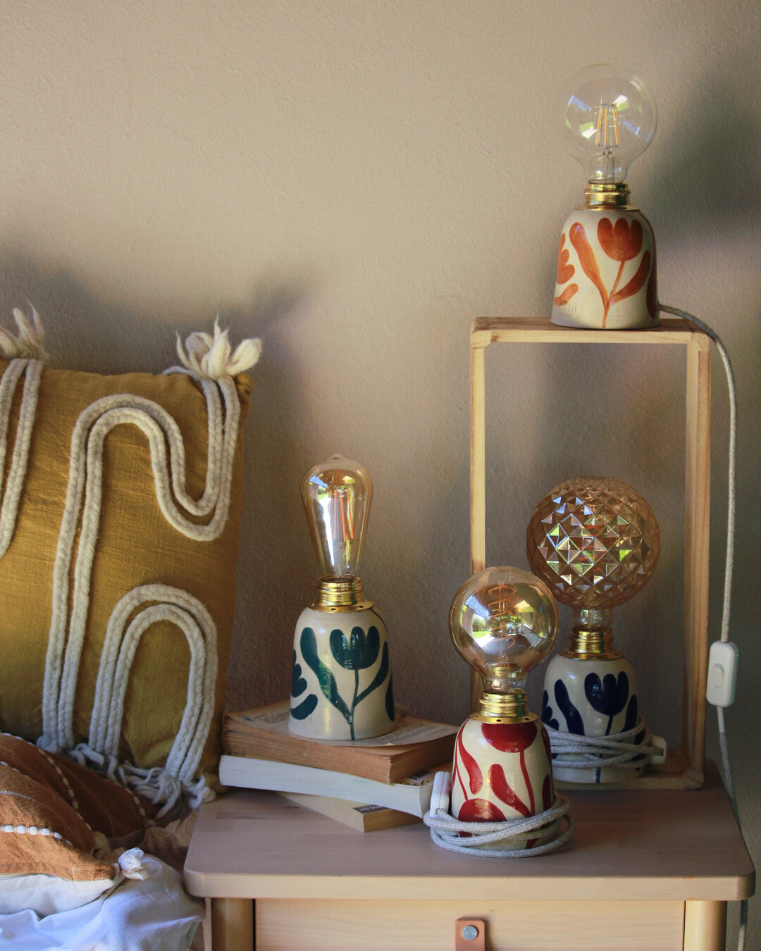 Handmade Tulips lamp - Zalea Ceramic