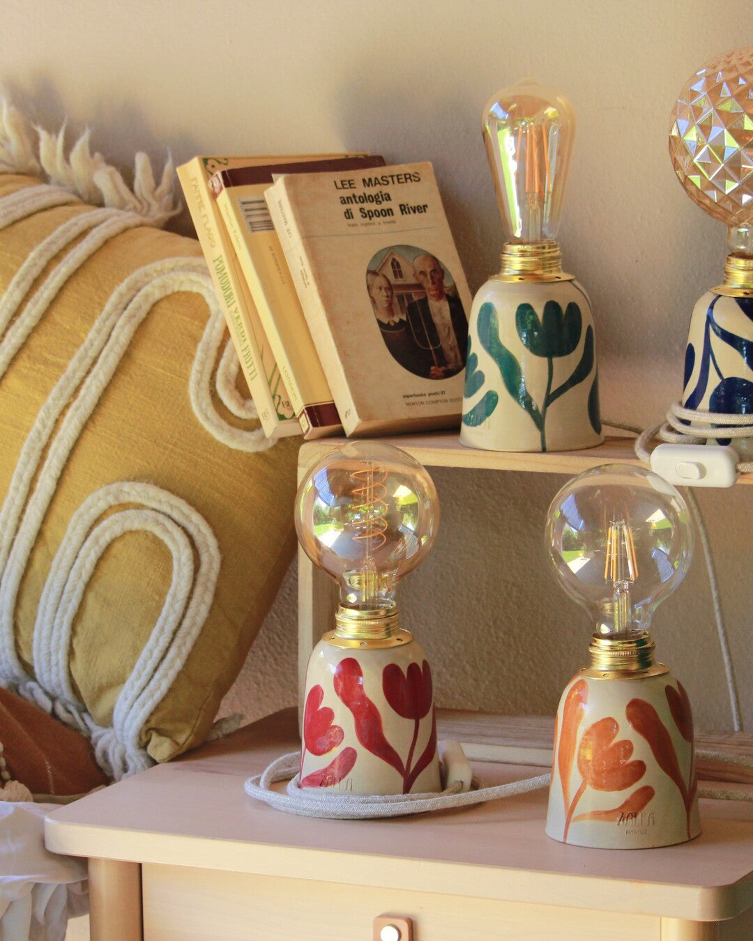Handmade Tulips lamp - Zalea Ceramic
