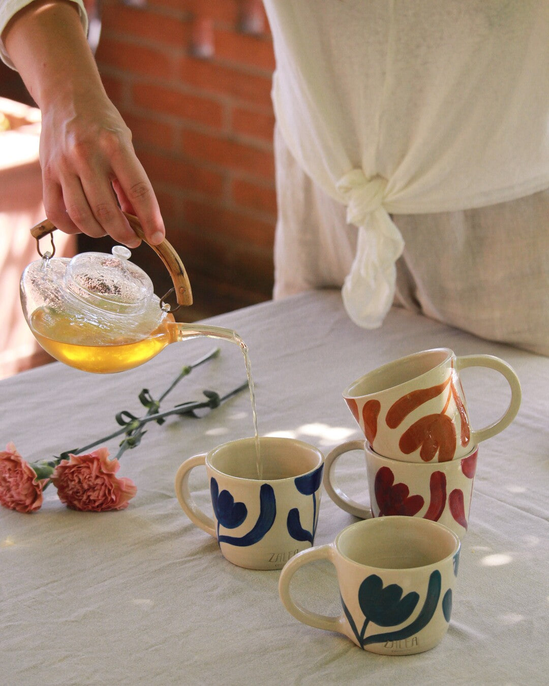 Handmade Tulips mug - Zalea Ceramic