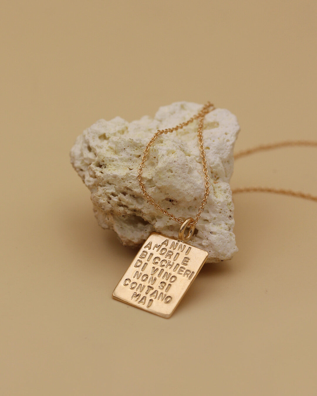 "Anni amori e bicchieri di vino non si contano mai" necklace