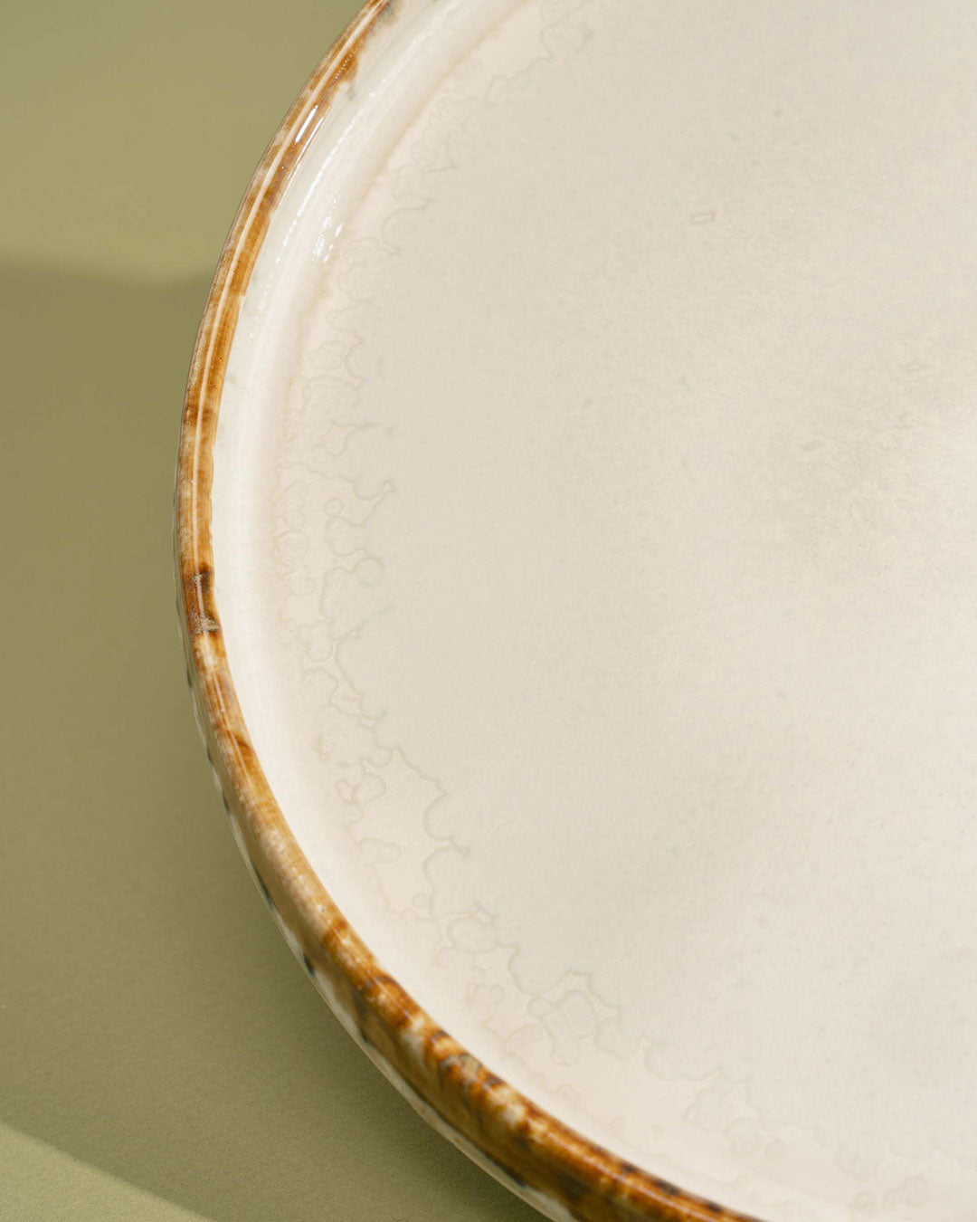 Snowflakes stoneware plate - Madeleine Martin Céramique