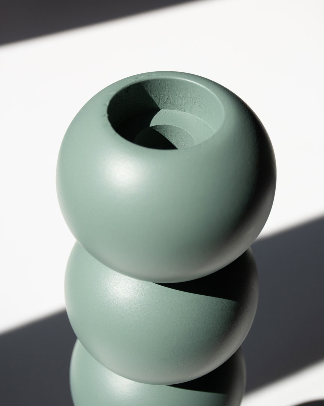 Candleholder-3-in-1-high green close up