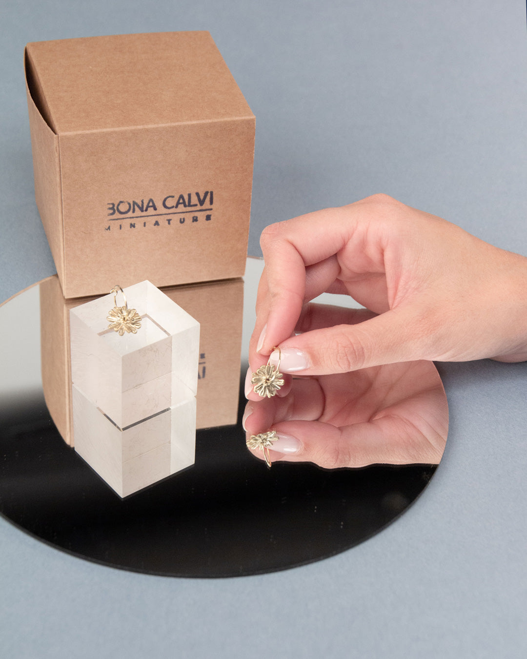 daisy earrings packaging