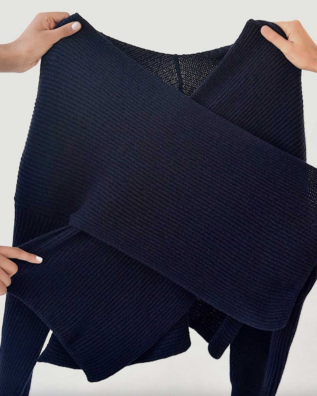 Wool and cashmere blend knitwear