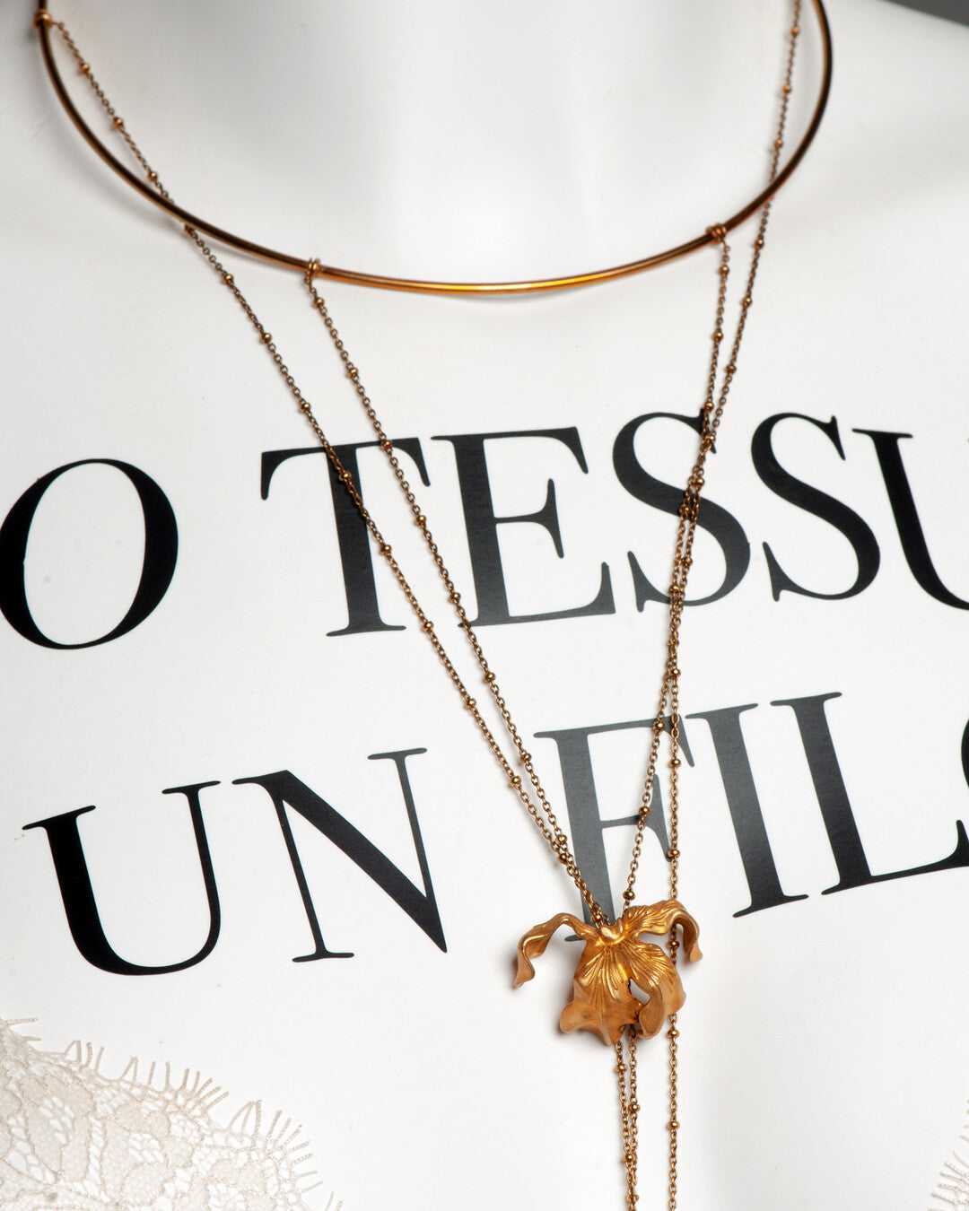 GelsominoTube Necklace with Hanging Flowers